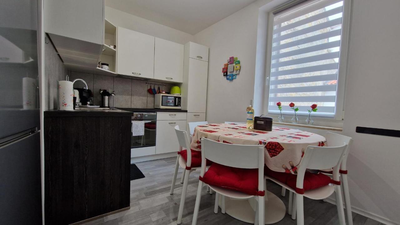 Sun Kissed Apartment Koper Luaran gambar