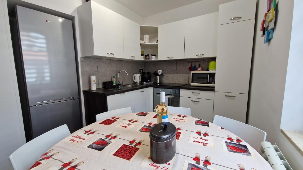 Sun Kissed Apartment Koper Luaran gambar